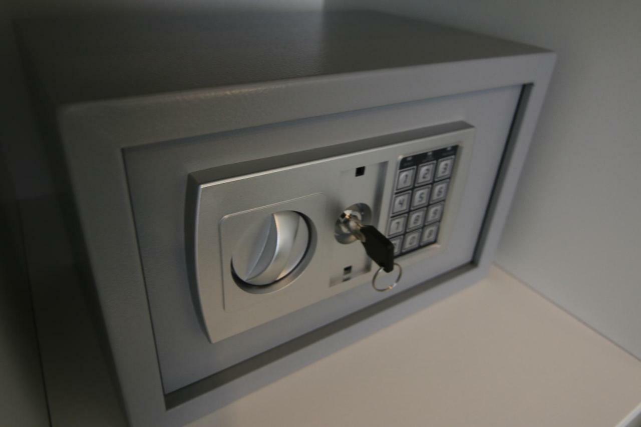 "7 Sorelle B&B" Camere In Pieno Centro Citta Con Bagno Privato, Free High Speed Wi-Fi, Netflix Cosenza Exterior photo