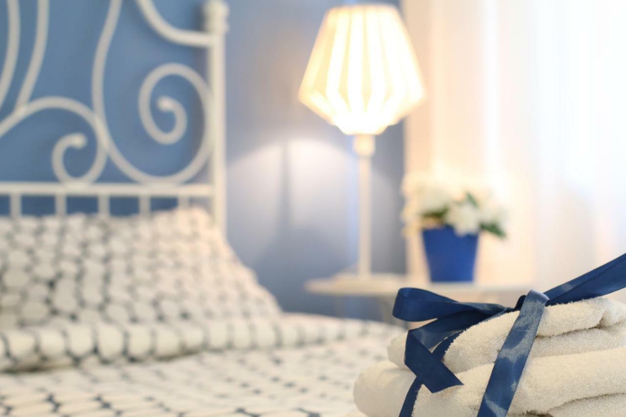 "7 Sorelle B&B" Camere In Pieno Centro Citta Con Bagno Privato, Free High Speed Wi-Fi, Netflix Cosenza Exterior photo