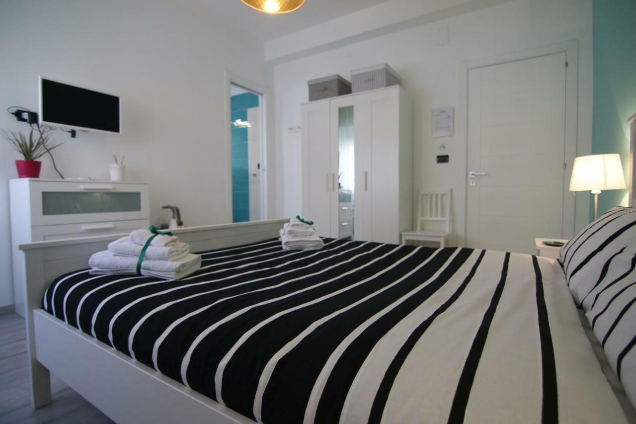"7 Sorelle B&B" Camere In Pieno Centro Citta Con Bagno Privato, Free High Speed Wi-Fi, Netflix Cosenza Exterior photo